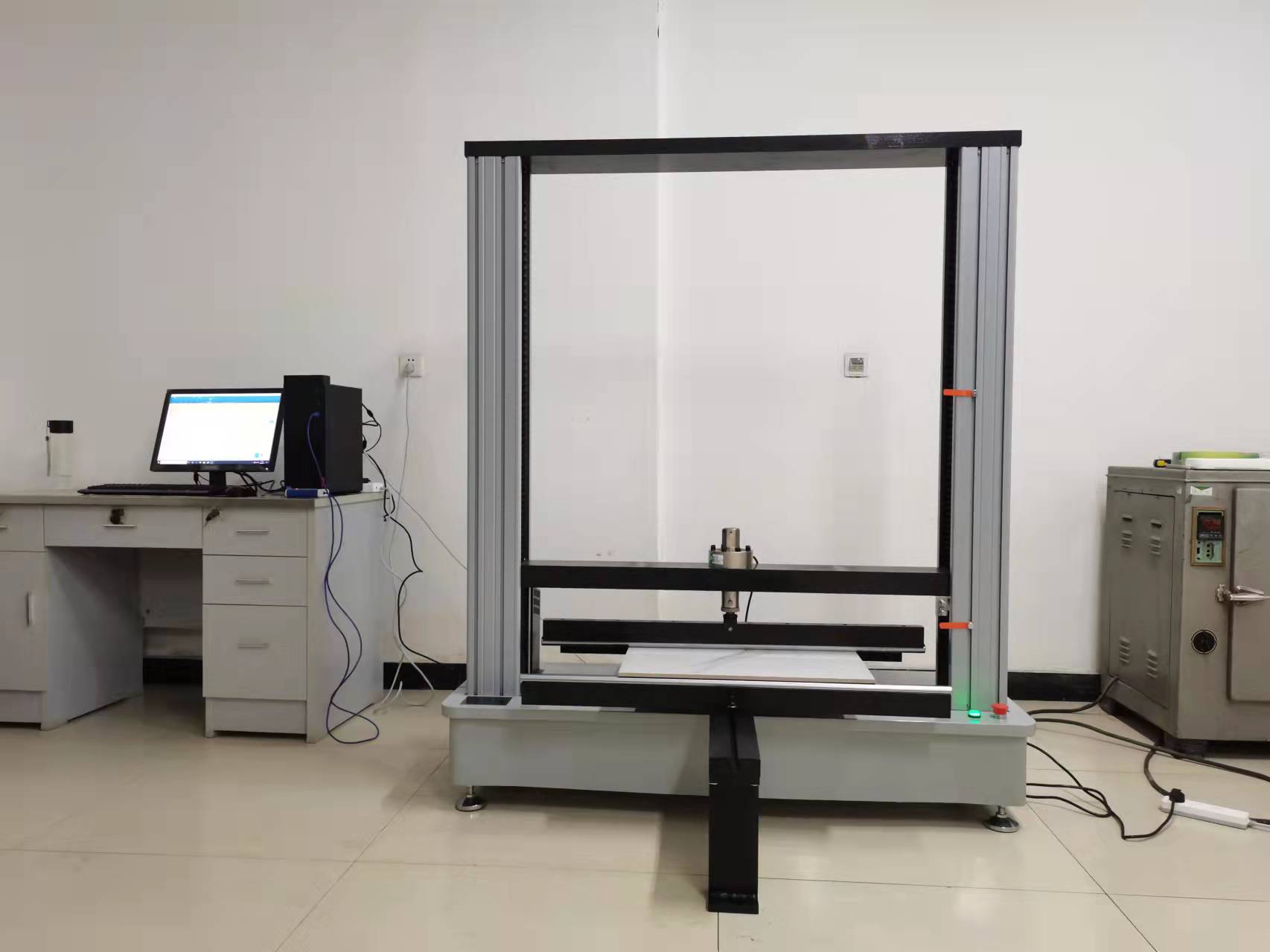 glass flexural strength tester.jpg