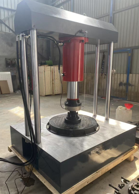 1500kn manhole cover tester.jpg